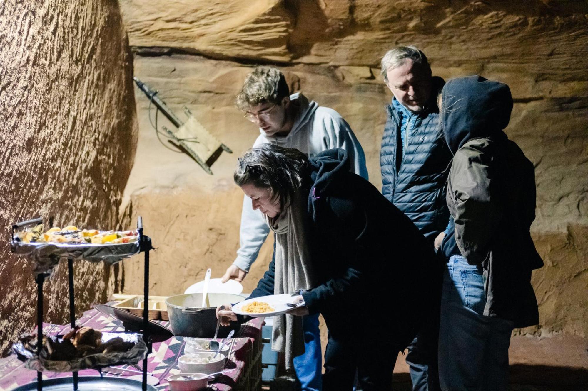 Wadi Rum Cave Camping Exteriör bild