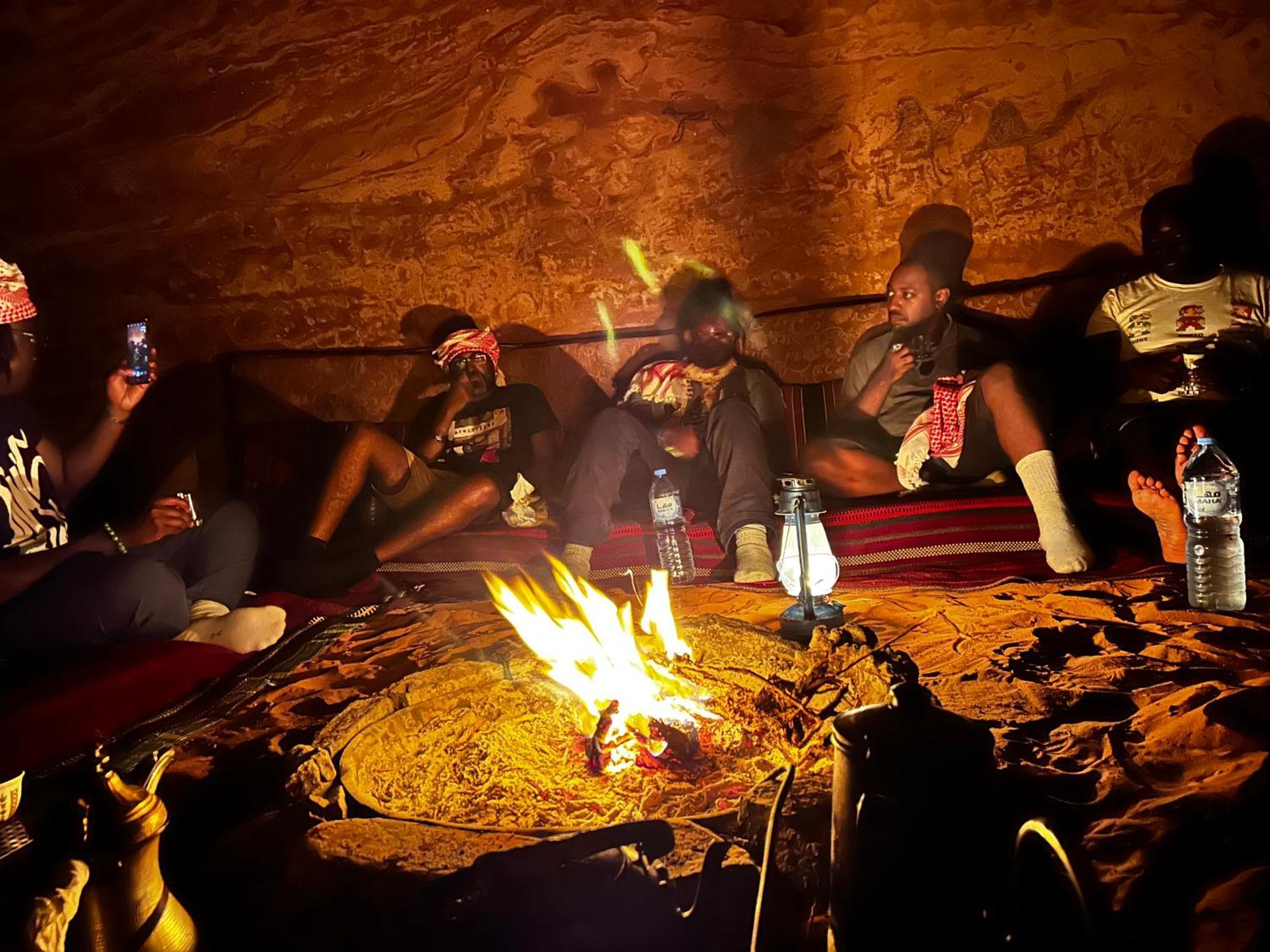 Wadi Rum Cave Camping Exteriör bild